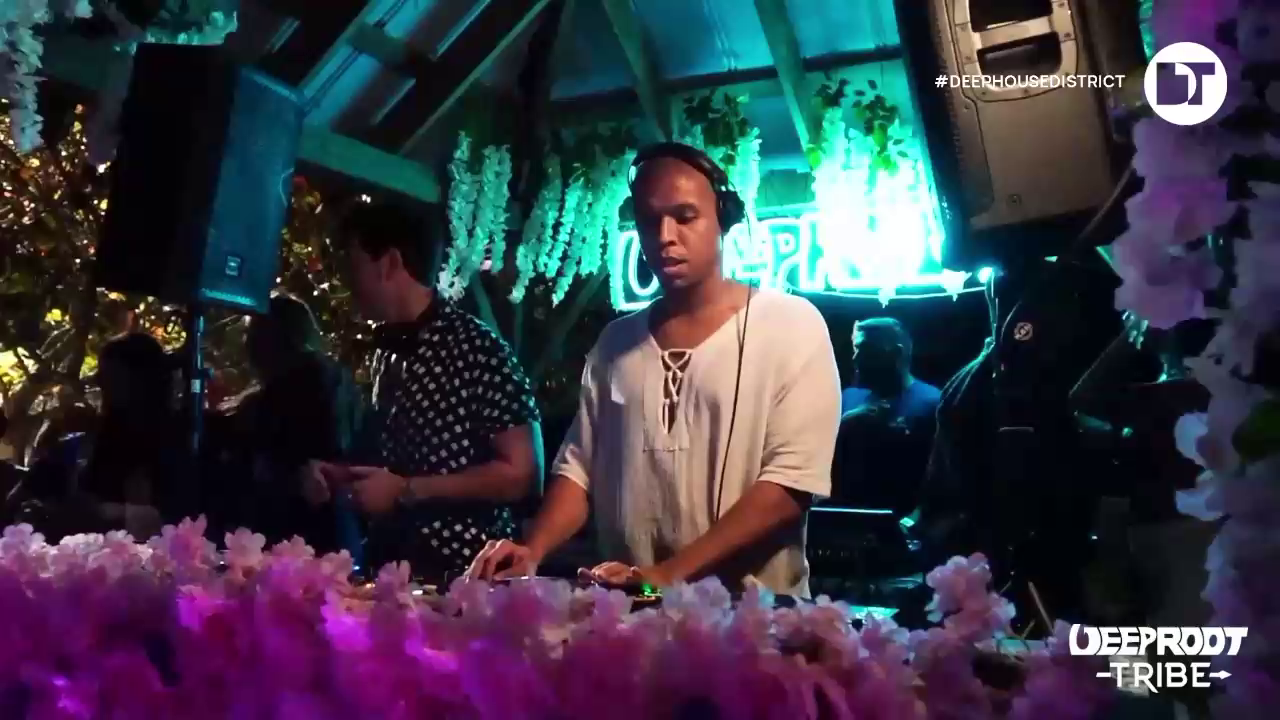 Watch DanceTV Deep House District